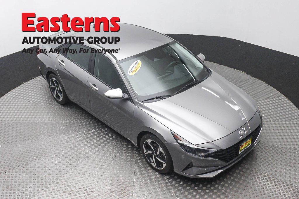 Used 2023 Hyundai Elantra SEL w/ Convenience Package FWD image 3