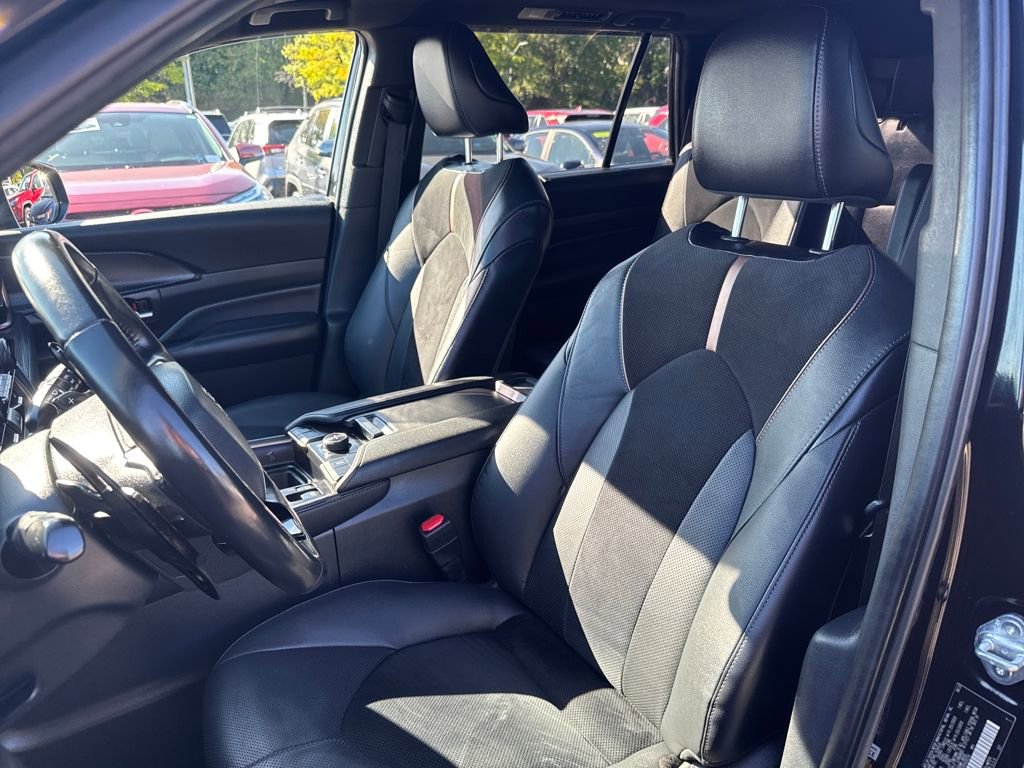 Used 2024 Toyota Grand Highlander AWD Hybrid image 18