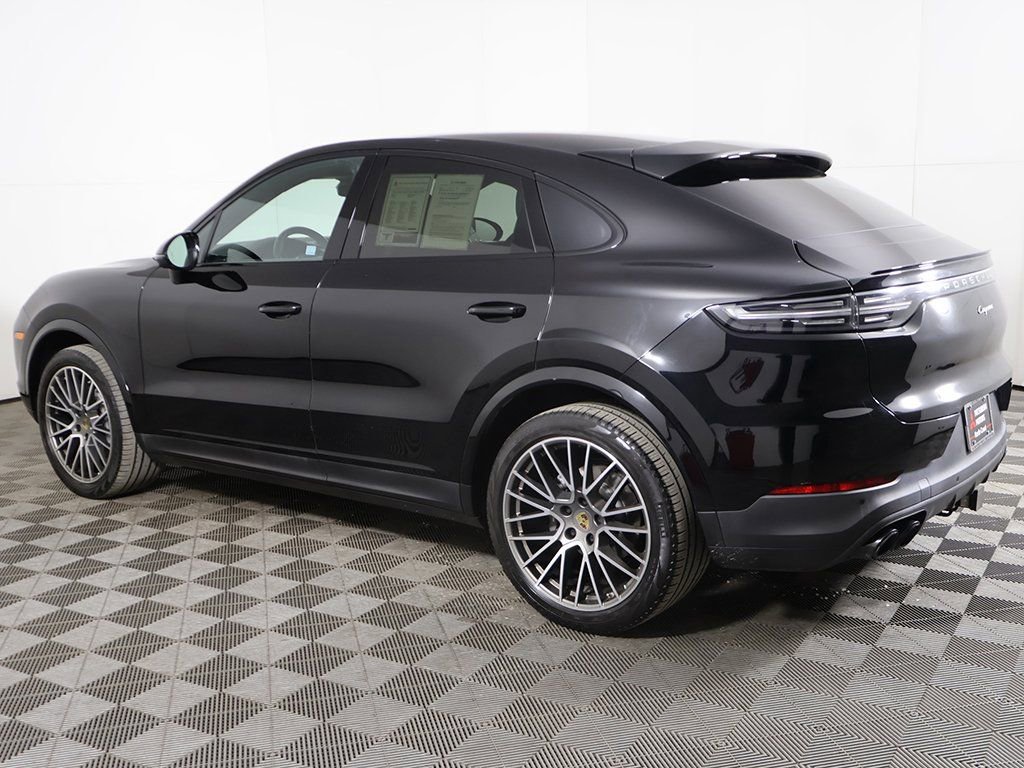 Used 2023 Porsche Cayenne Platinum Edition w/ Premium Package Plus image 16