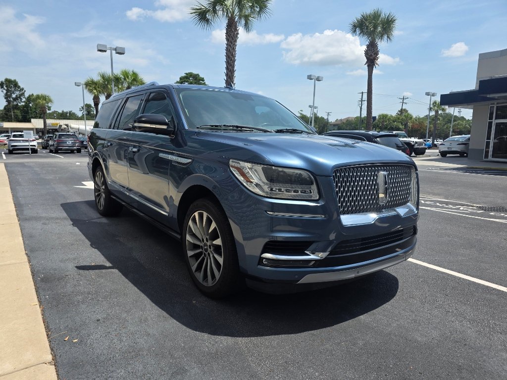 Used 2018 Lincoln Navigator L Select AWD/4WD image 6