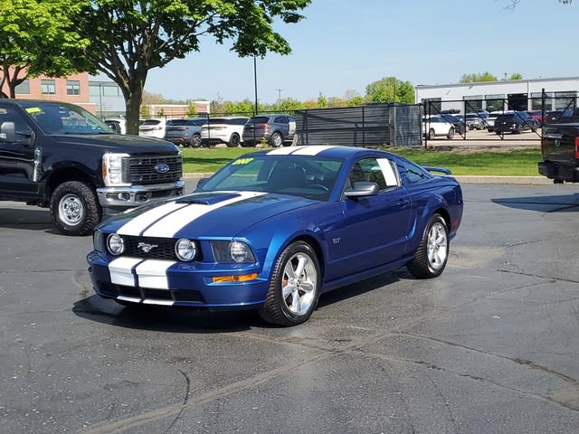 Used 2007 Ford Mustang GT RWD image 2