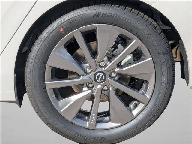 New 2026 Nissan Sentra SL FWD image 10