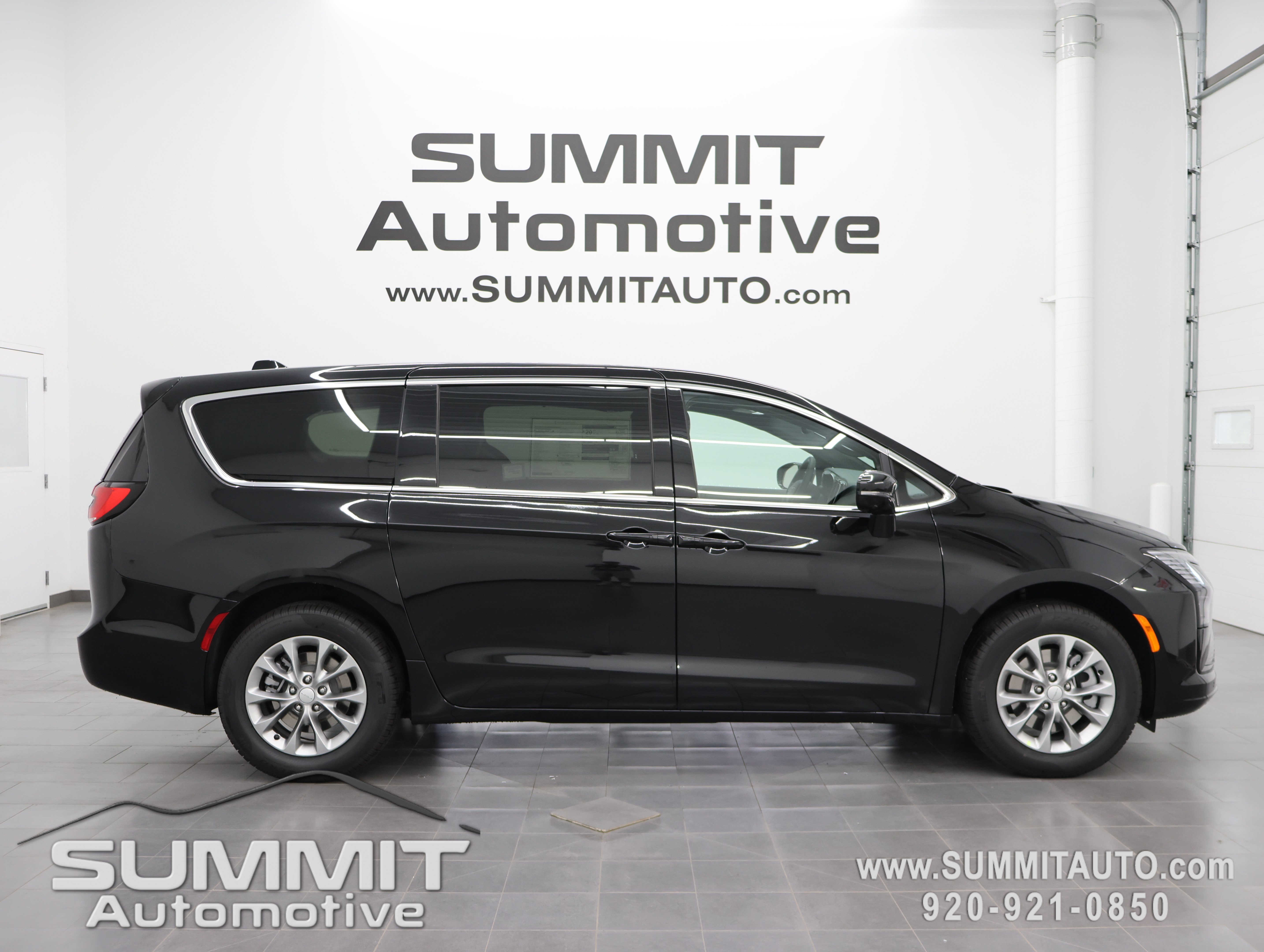 New 2027 Chrysler Pacifica Limited AWD/4WD 360° Tour