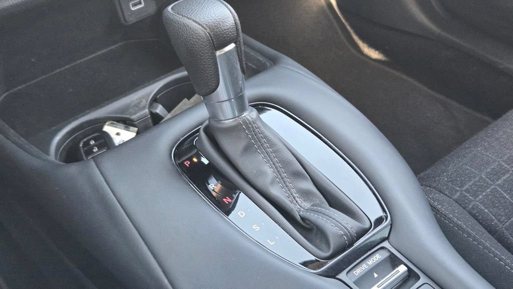 Used 2025 Honda HR-V LX image 25