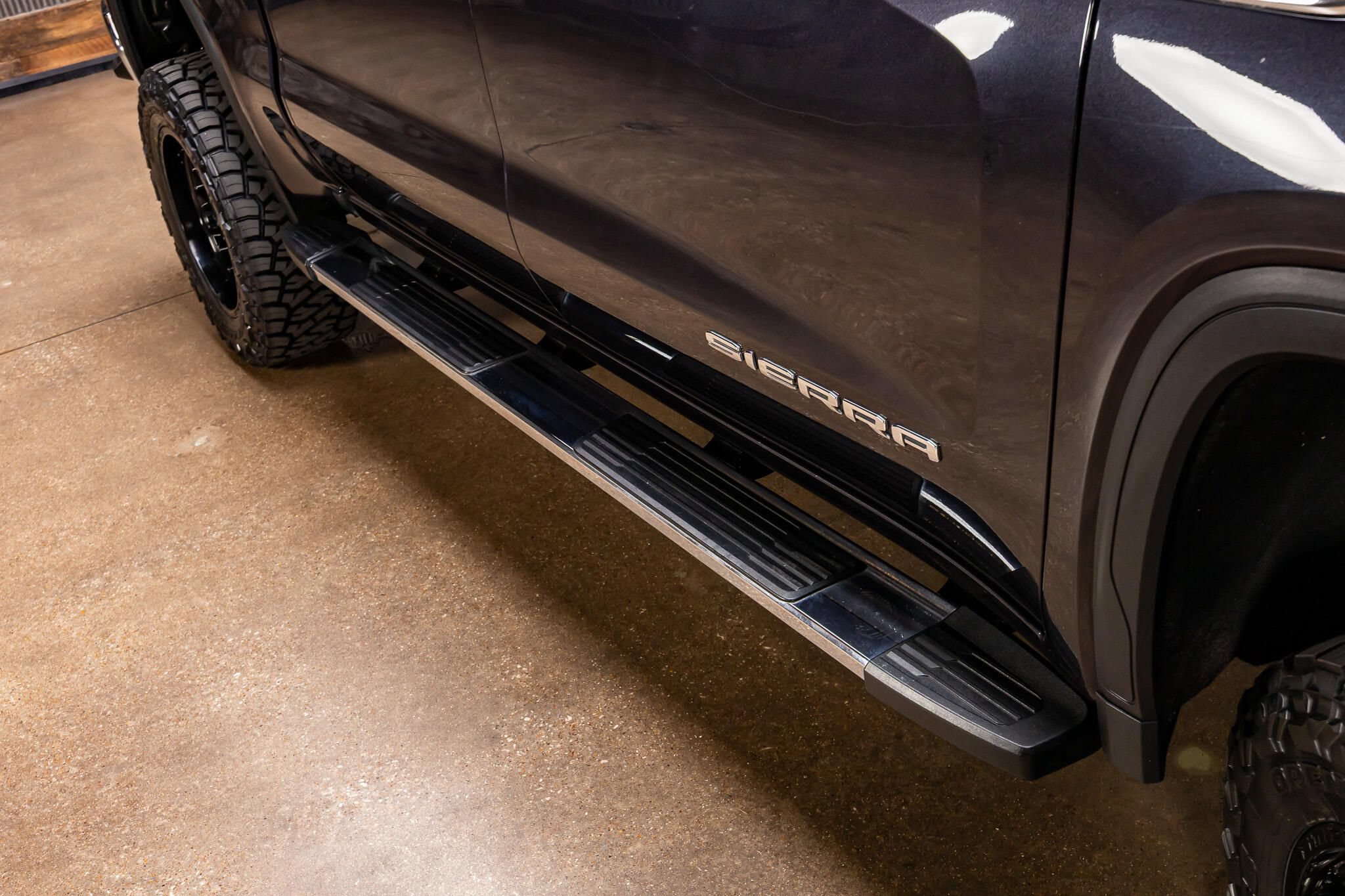 Used 2022 GMC Sierra 1500 SLT AWD/4WD image 13