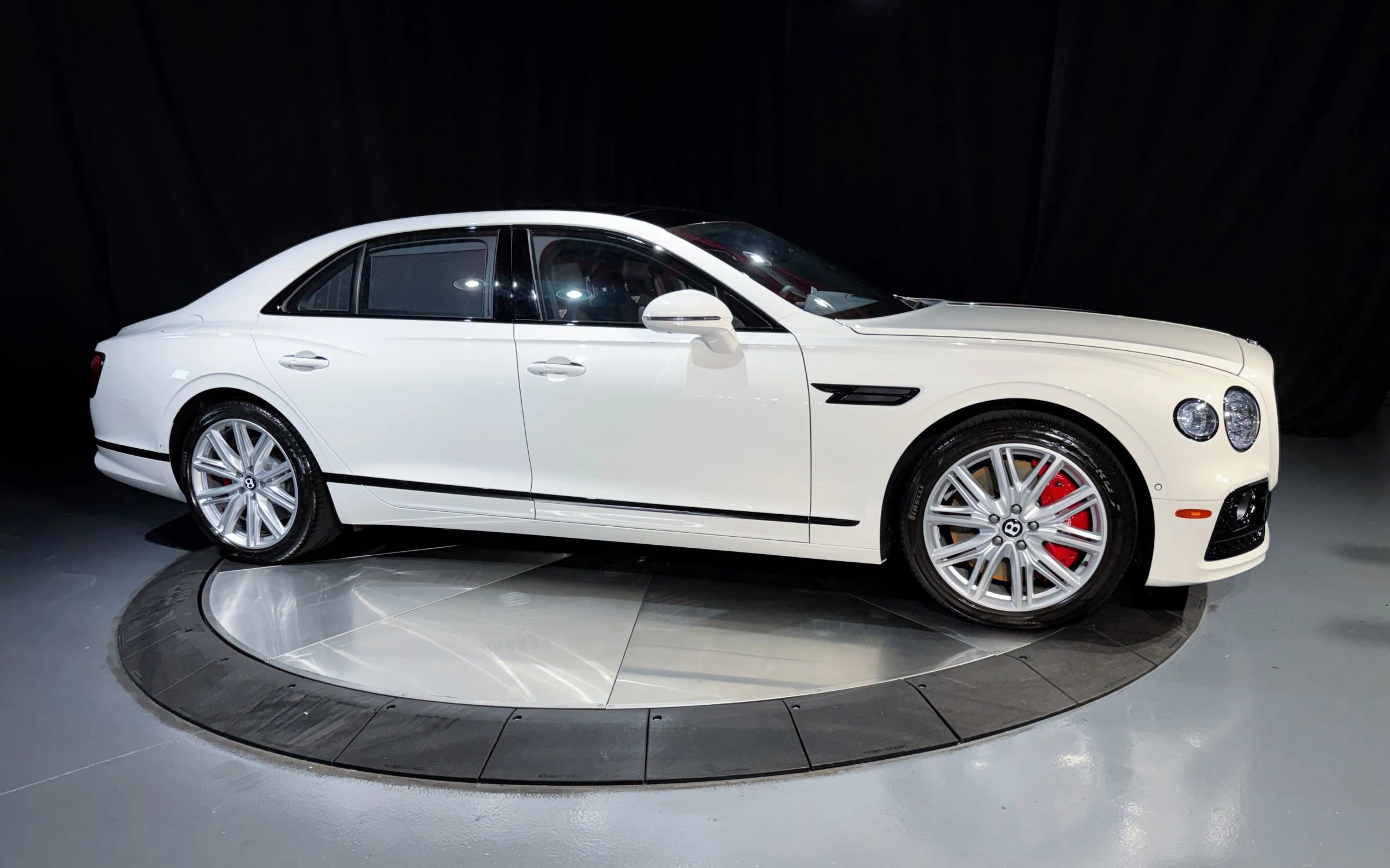 Used 2023 Bentley Flying Spur V8 AWD/4WD image 1