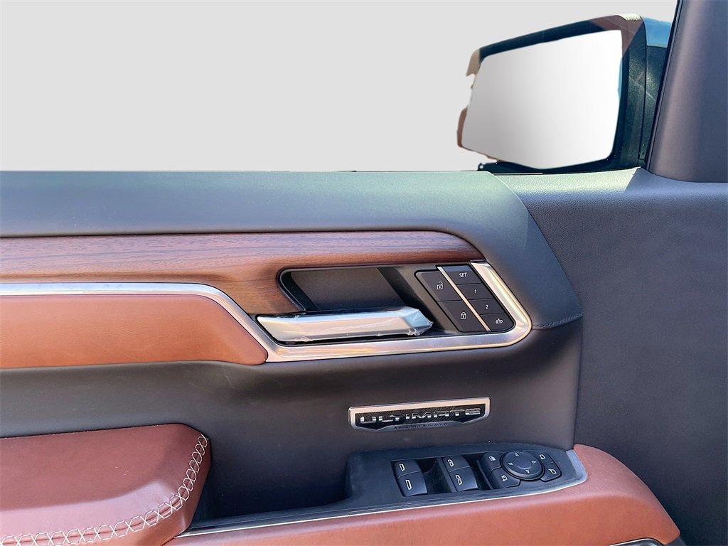 Used 2024 GMC Sierra 1500 Denali Ultimate image 9