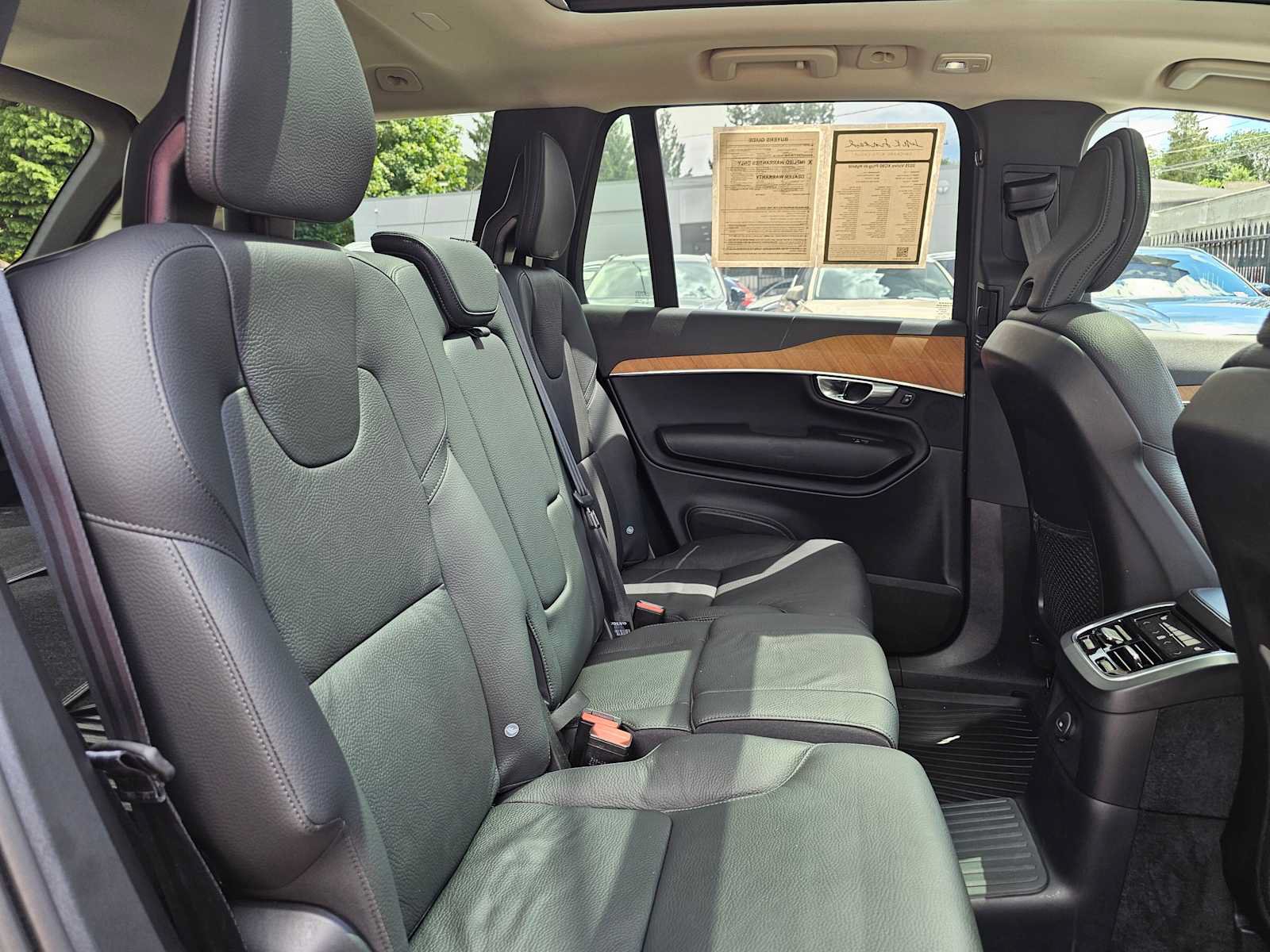 Certified 2025 Volvo XC90 T8 Plus w/ Protection Package Premier AWD/4WD image 14