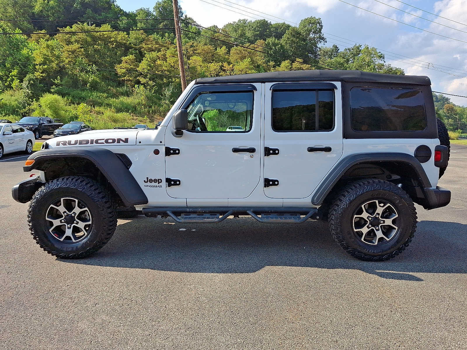 Used 2022 Jeep Wrangler Unlimited Rubicon w/ Cold Weather Group AWD/4WD image 5