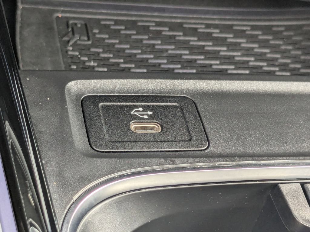 Used 2024 Mercedes-Benz GLB 250 4MATIC image 8