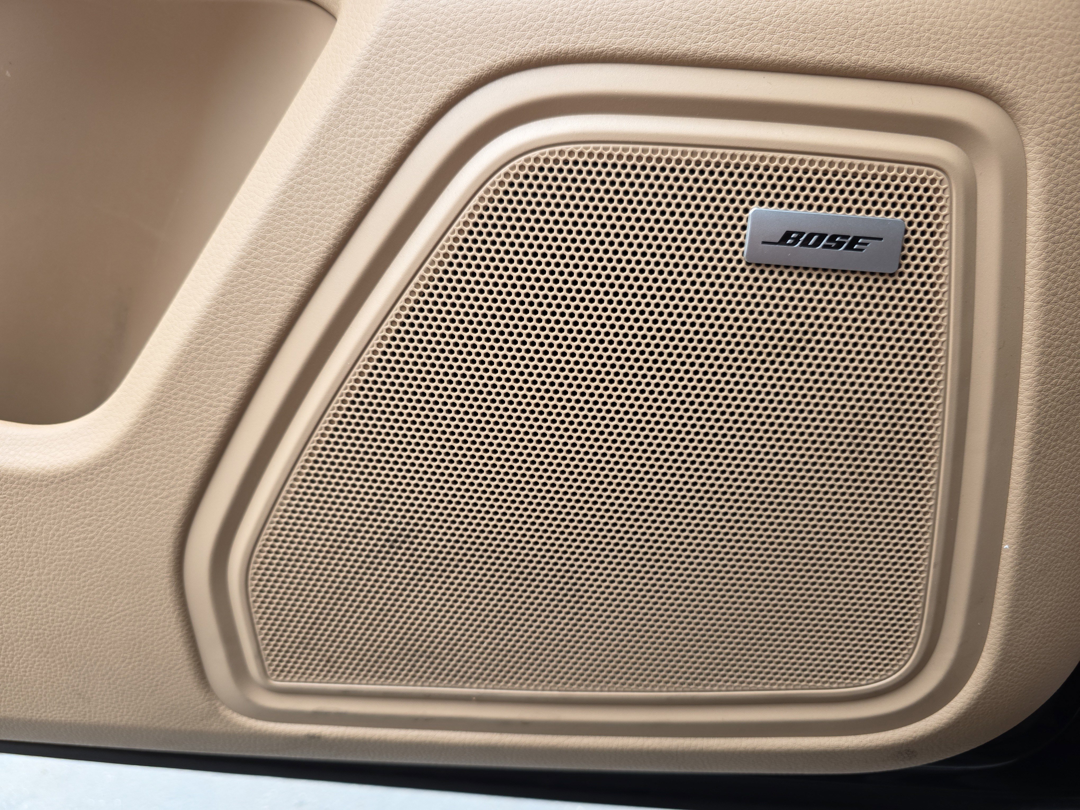 Used 2022 Porsche Macan AWD/4WD image 19