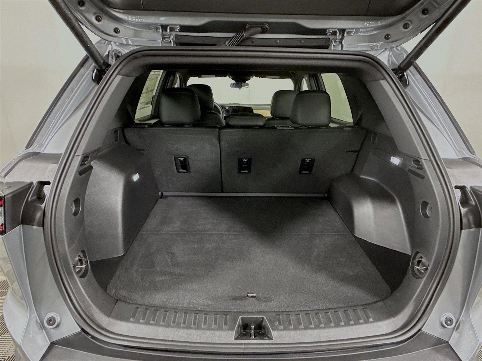 New 2026 Chevrolet Equinox ACTIV w/ Convenience Package III image 19