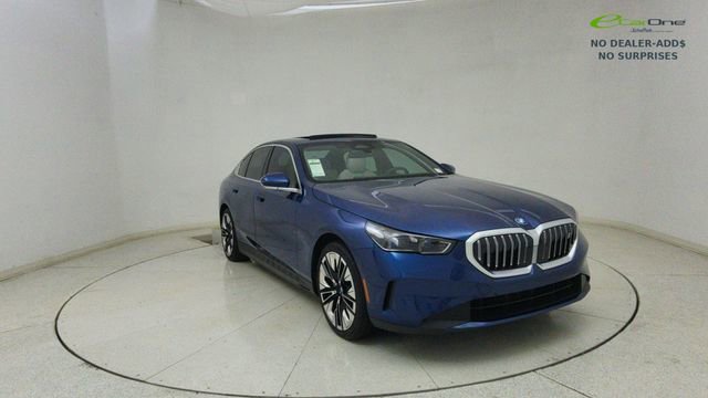 Used 2025 BMW i5 xDrive40 w/ Premium Package image 64