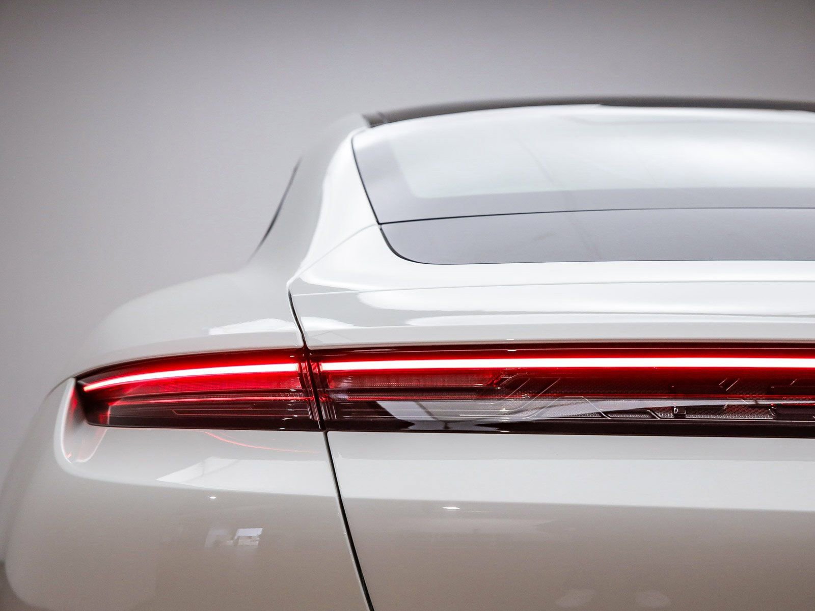Certified 2022 Porsche Taycan 4S AWD/4WD image 8