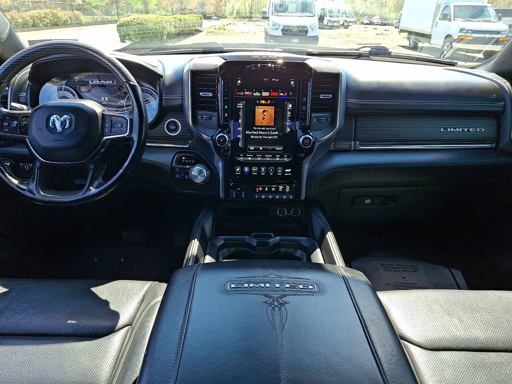 Used 2020 RAM 1500 Limited w/ Black Appearance Package AWD/4WD image 16