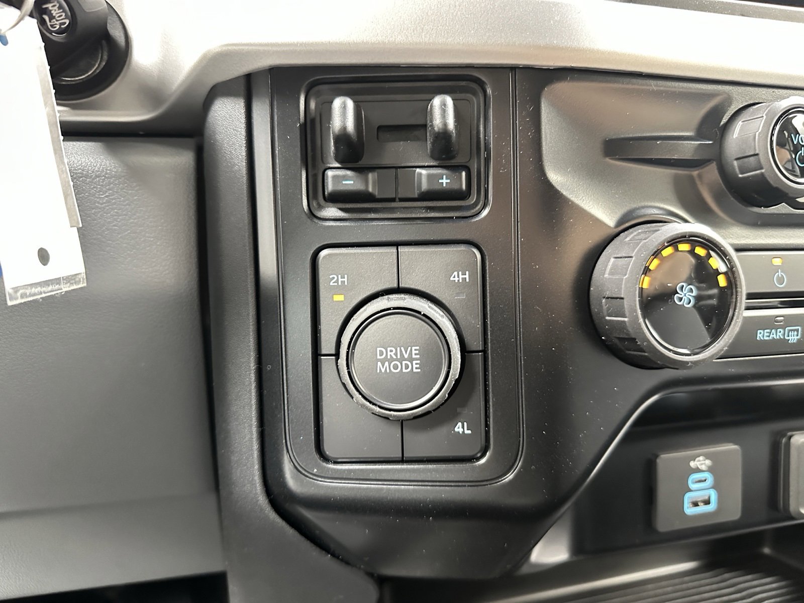 New 2025 Ford F350 XL w/ XL Chrome Package image 23