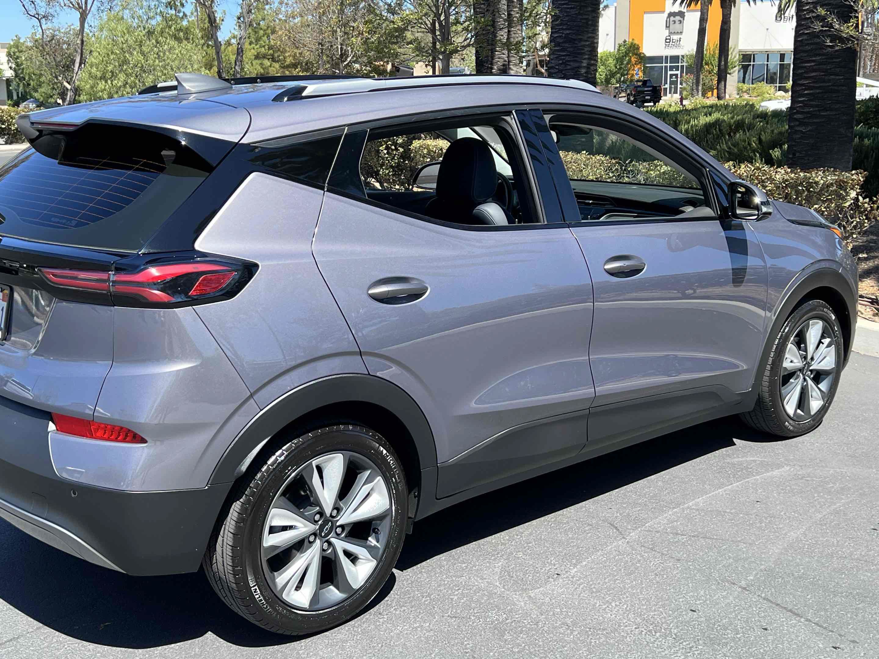 Used 2022 Chevrolet Bolt EUV LT w/ Convenience Package FWD image 53