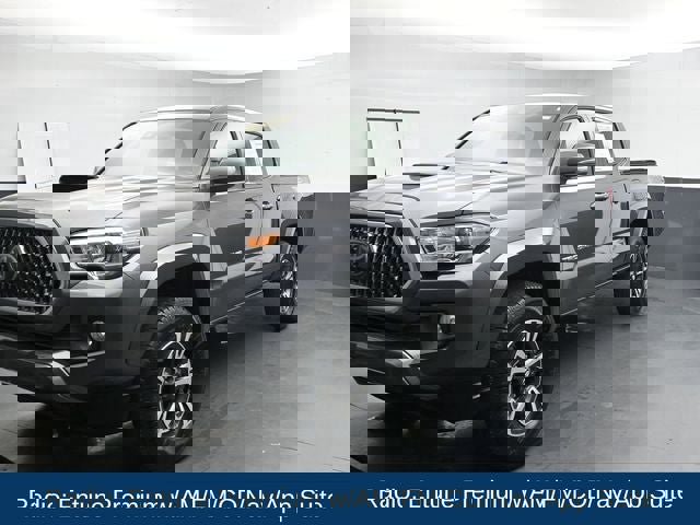 Used 2018 Toyota Tacoma TRD Sport image 5