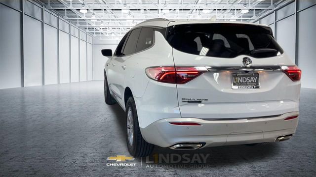 Used 2023 Buick Enclave Essence AWD/4WD image 8