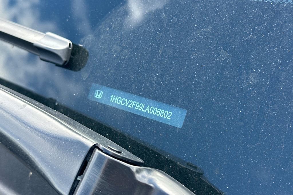 Used 2020 Honda Accord Touring image 2