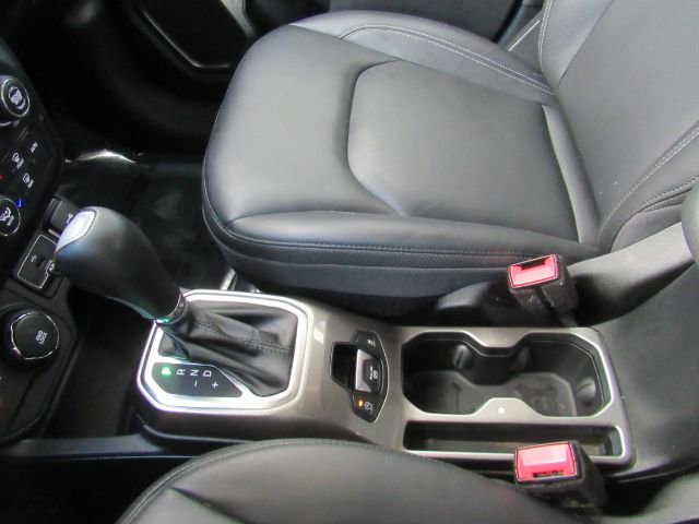 Used 2019 Jeep Renegade Limited image 38