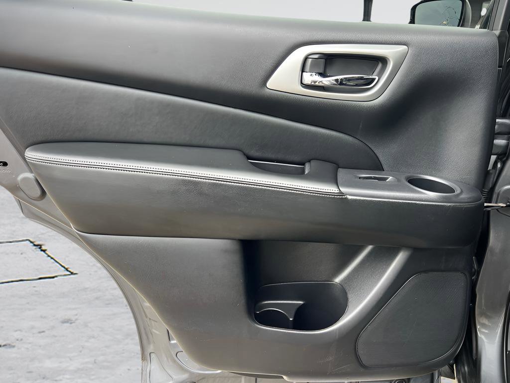 Used 2019 Nissan Pathfinder S image 23