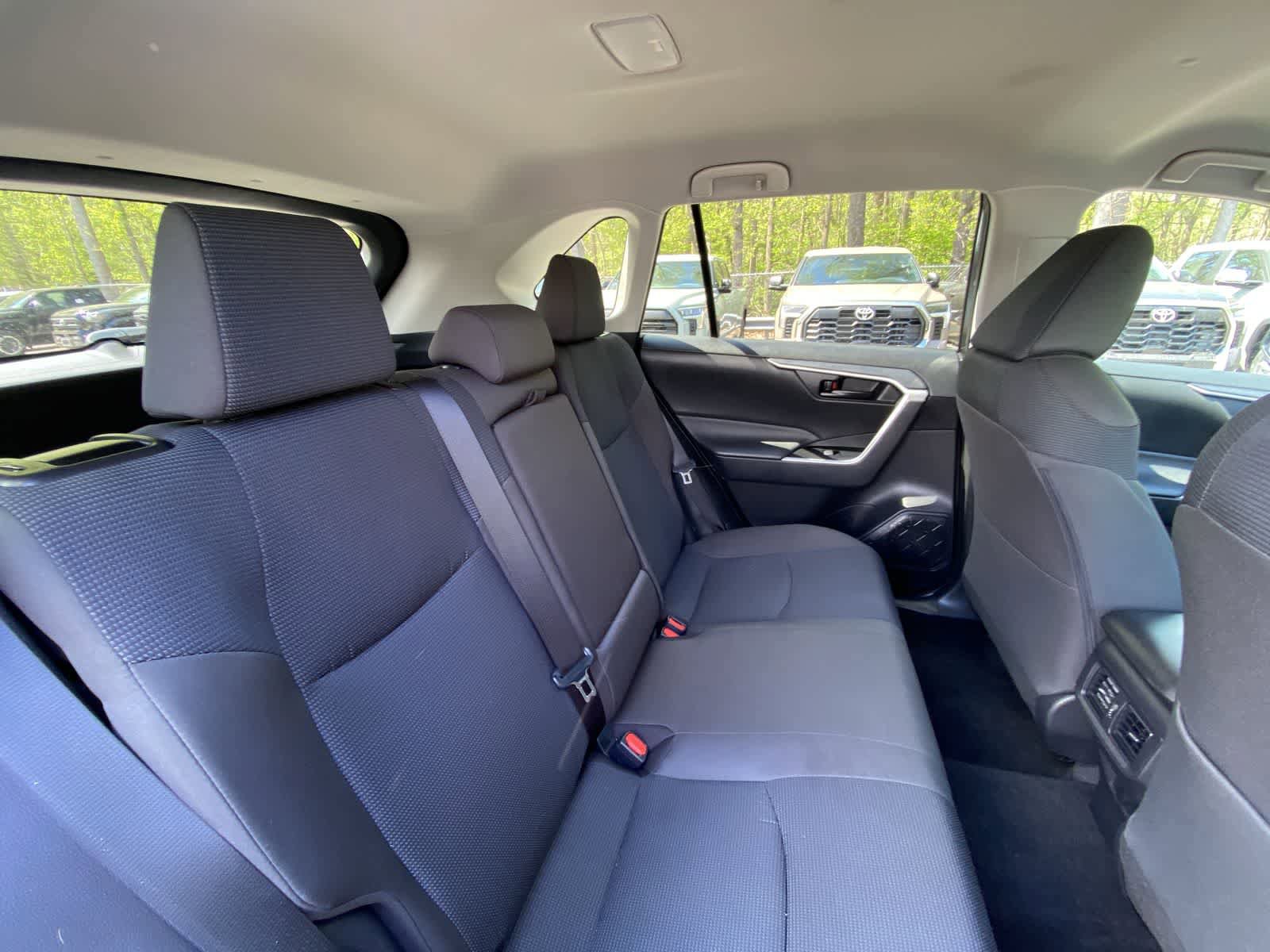 Used 2025 Toyota RAV4 LE AWD/4WD image 23