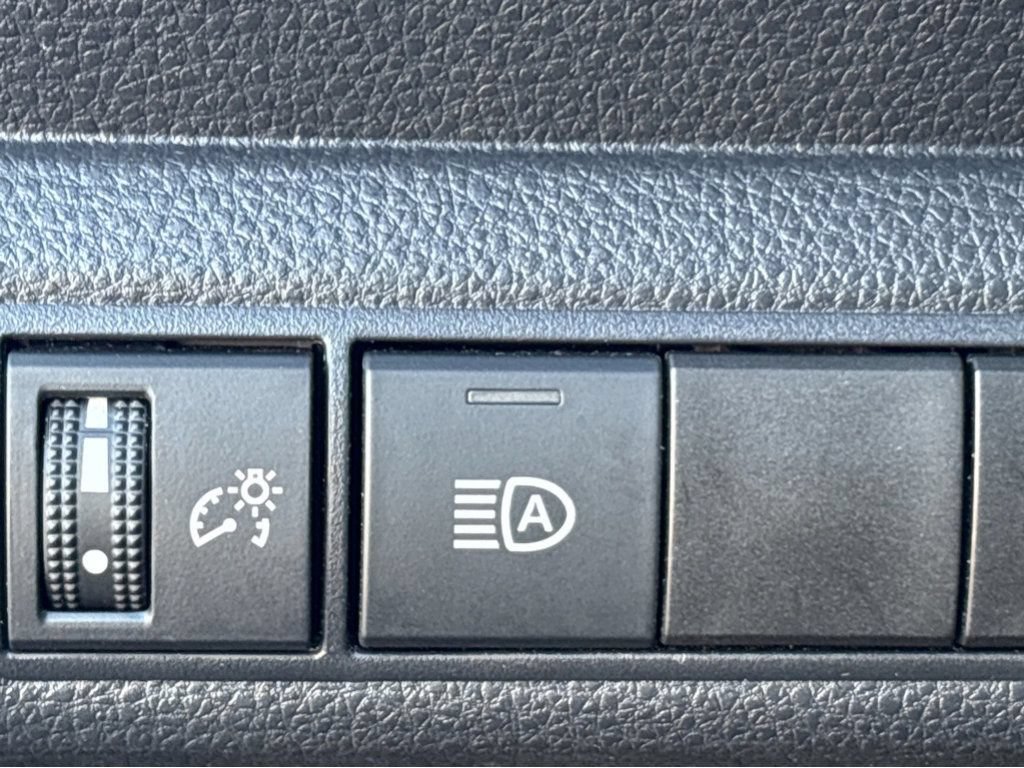 Used 2024 Toyota Corolla LE FWD image 9