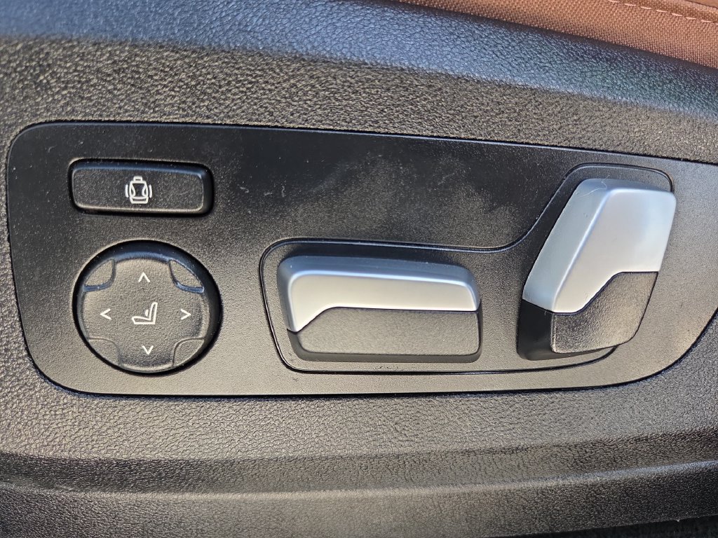 Used 2026 BMW X5 sDrive40i w/ M Sport Package RWD image 17
