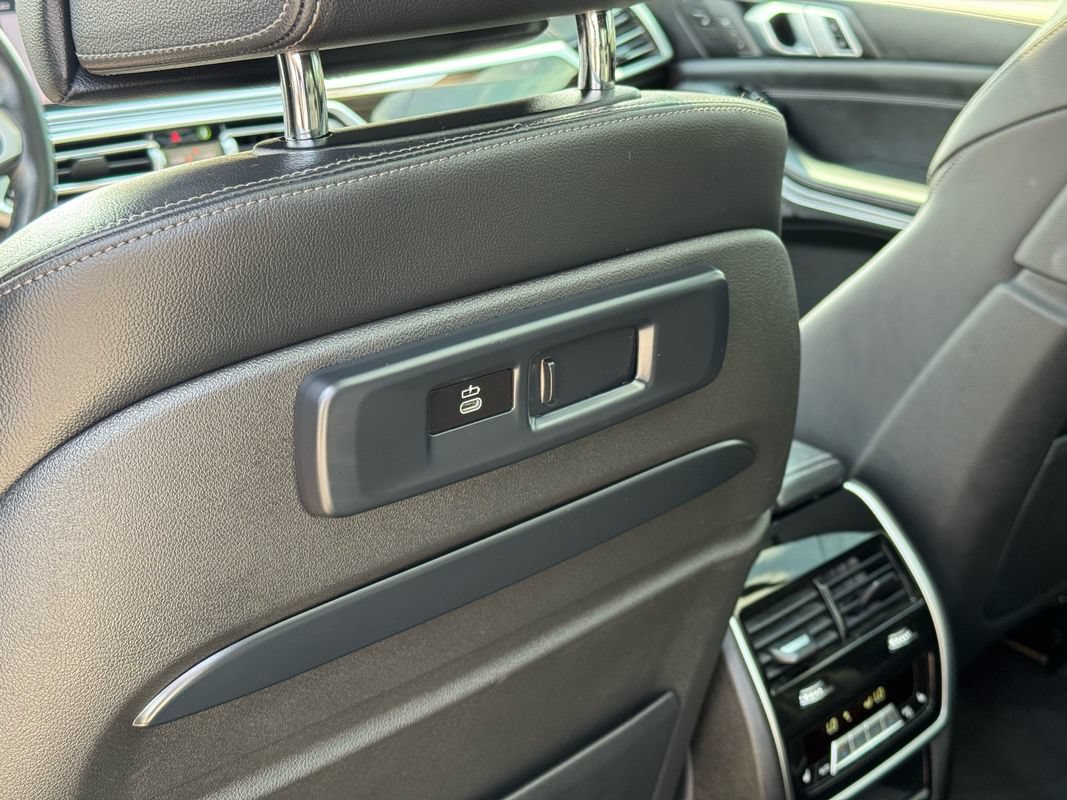 Used 2020 BMW X5 M50i AWD/4WD image 30