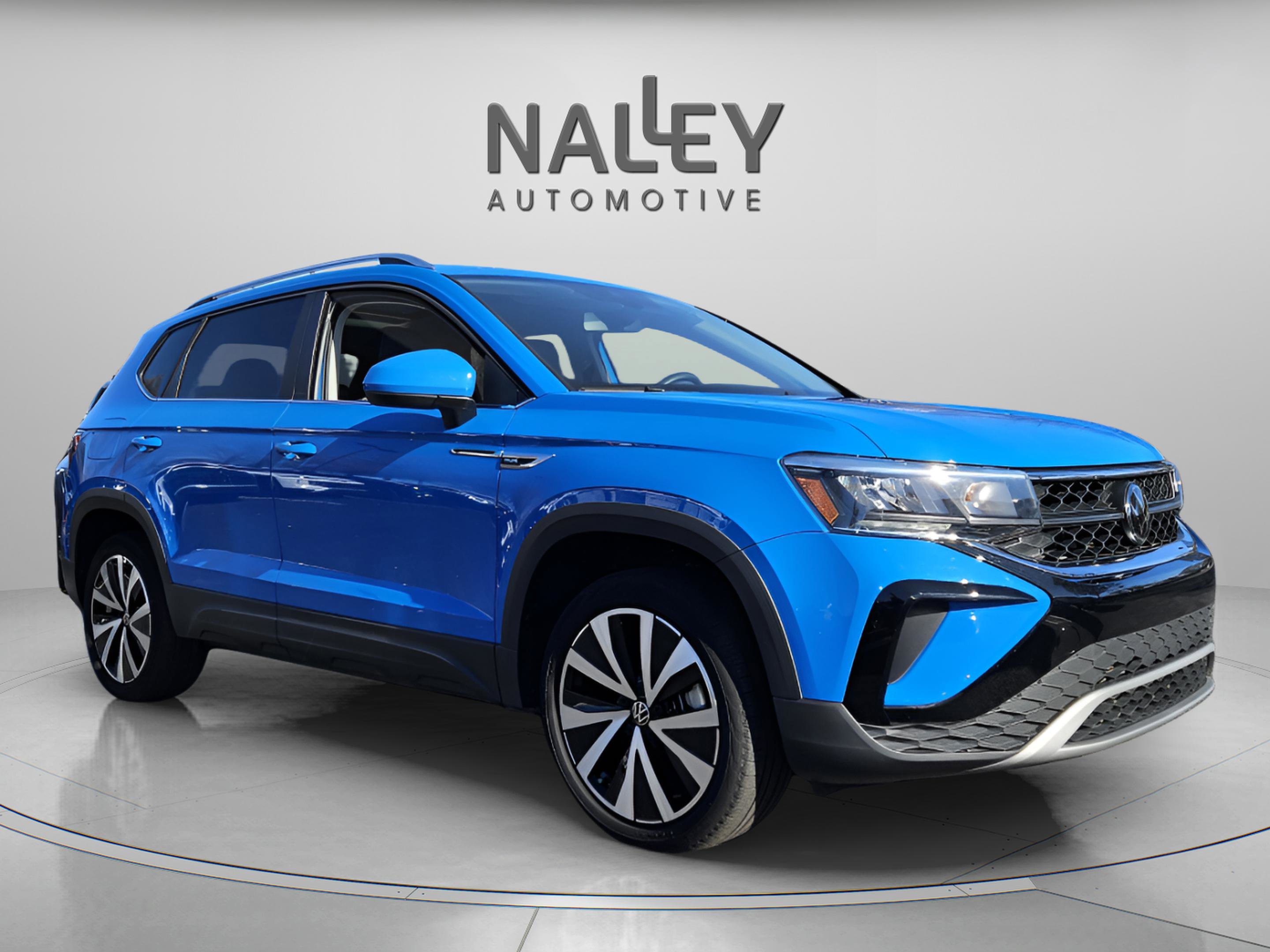 Used 2022 Volkswagen Taos SE w/ Panoramic Sunroof Package image 7