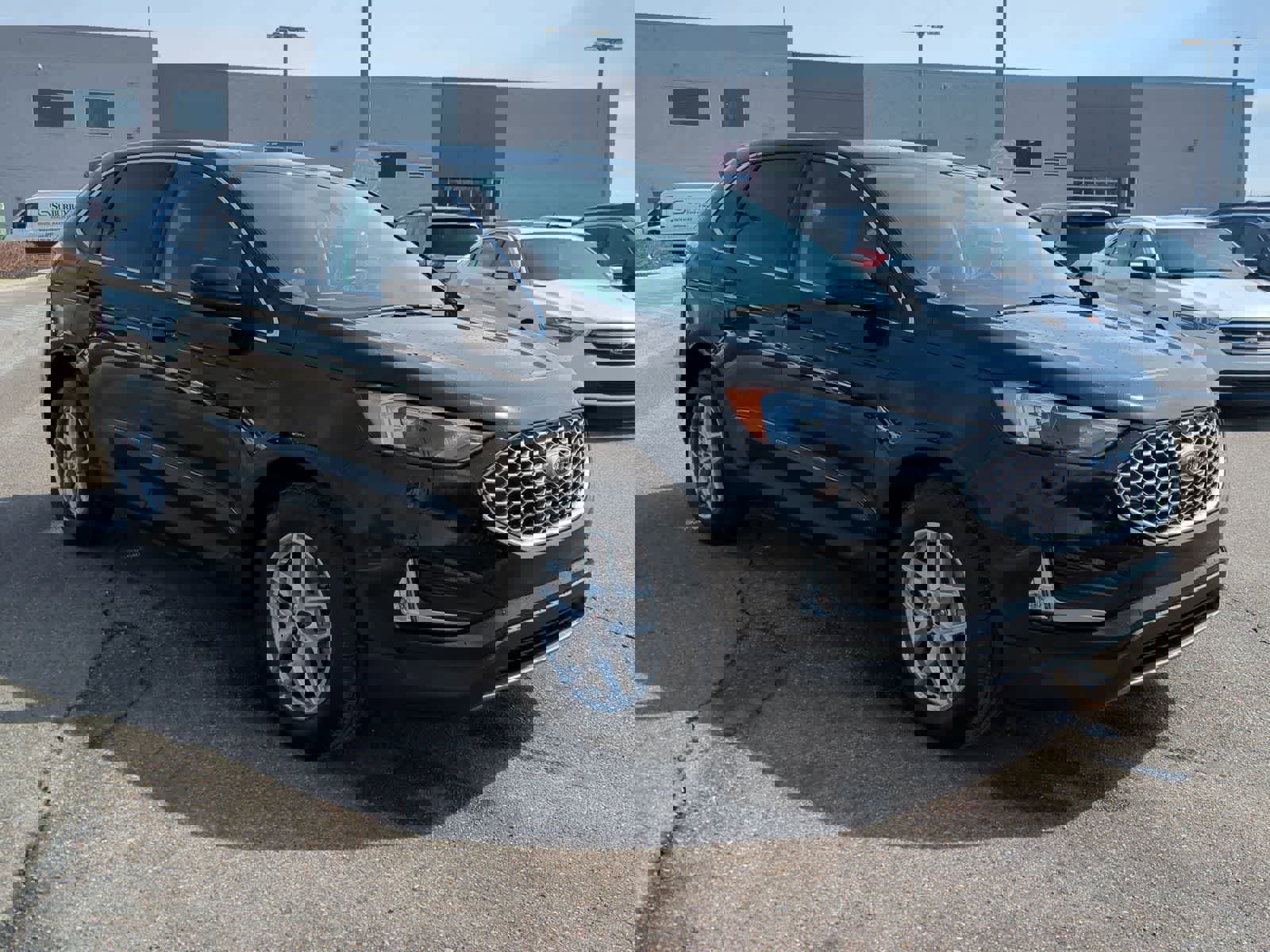 Used 2023 Ford Edge SEL w/ Convenience Package image 2