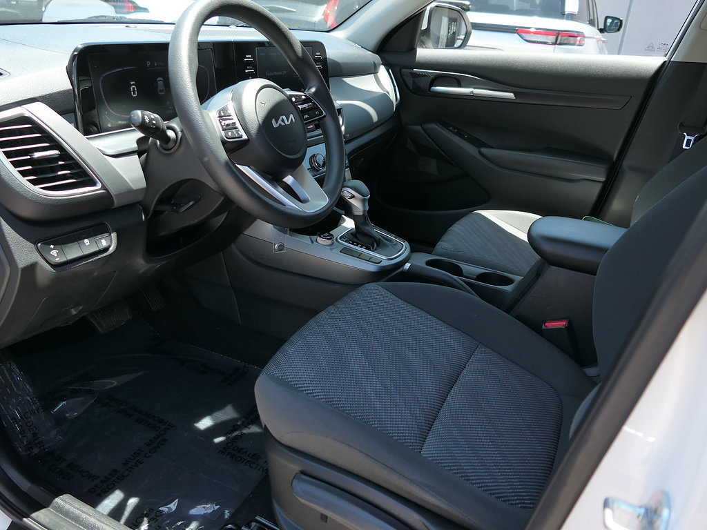 Used 2024 Kia Seltos LX AWD/4WD image 12