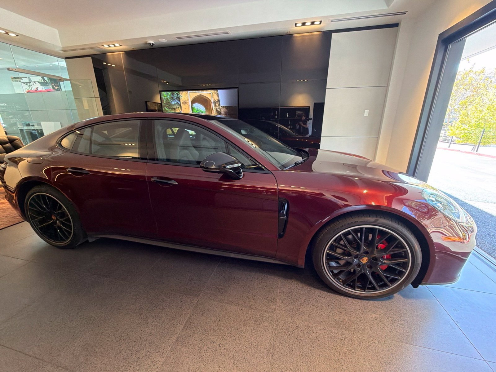 Used 2023 Porsche Panamera 4S w/ Premium Package AWD/4WD image 4