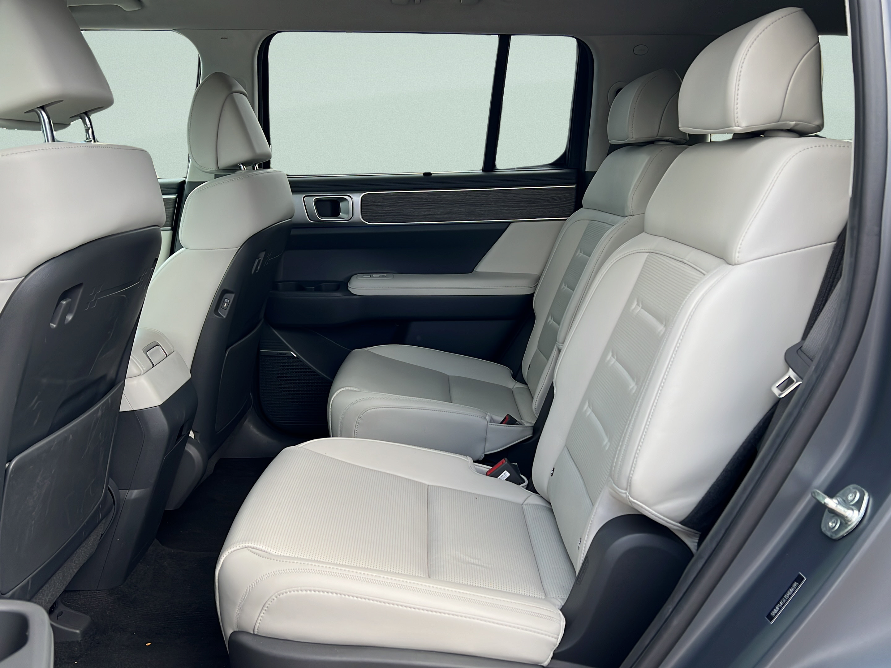 Used 2025 Hyundai Santa Fe Calligraphy FWD image 24