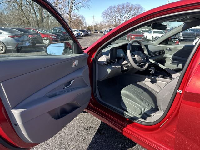 New 2026 Hyundai Elantra Blue image 18