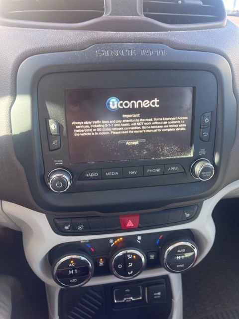 Used 2016 Jeep Renegade Limited image 13