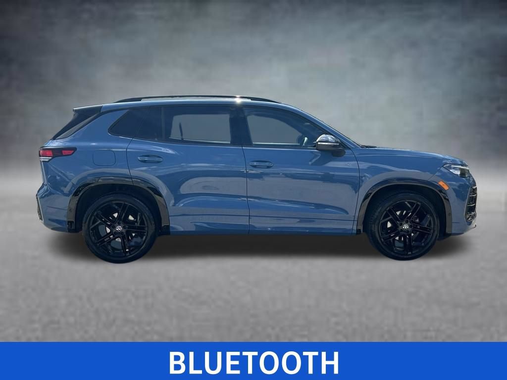 Certified 2025 Volkswagen Tiguan SE R-Line FWD image 7