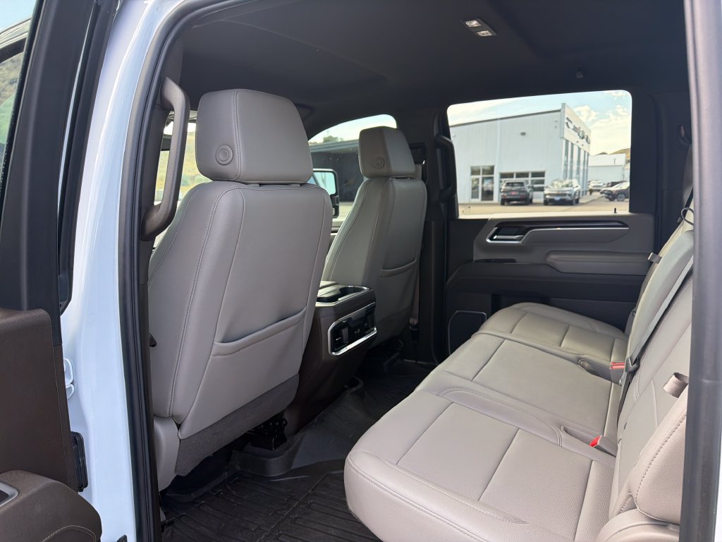 Used 2026 GMC Sierra 3500 SLT w/ SLT Convenience Package AWD/4WD image 19