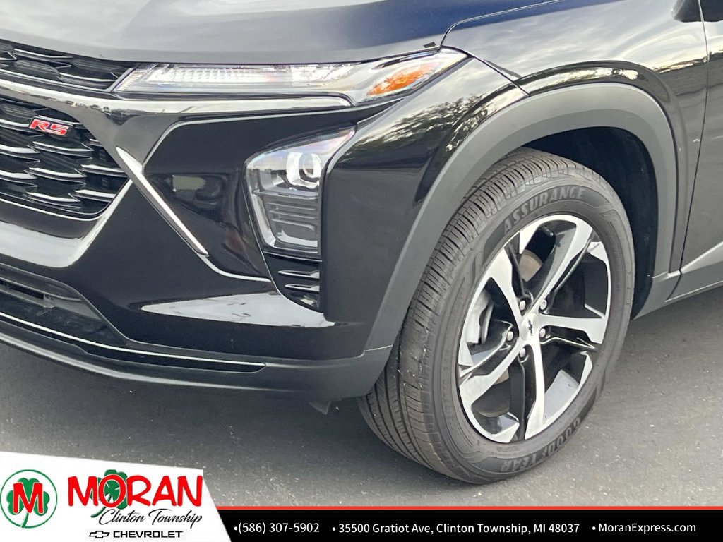 Certified 2025 Chevrolet Trax RS w/ Driver Confidence Package FWD image 9