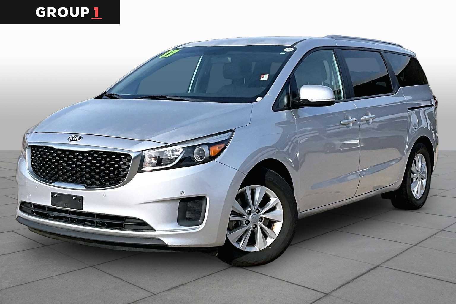 Used 2017 Kia Sedona LX w/ LX Essentials Premium Package
