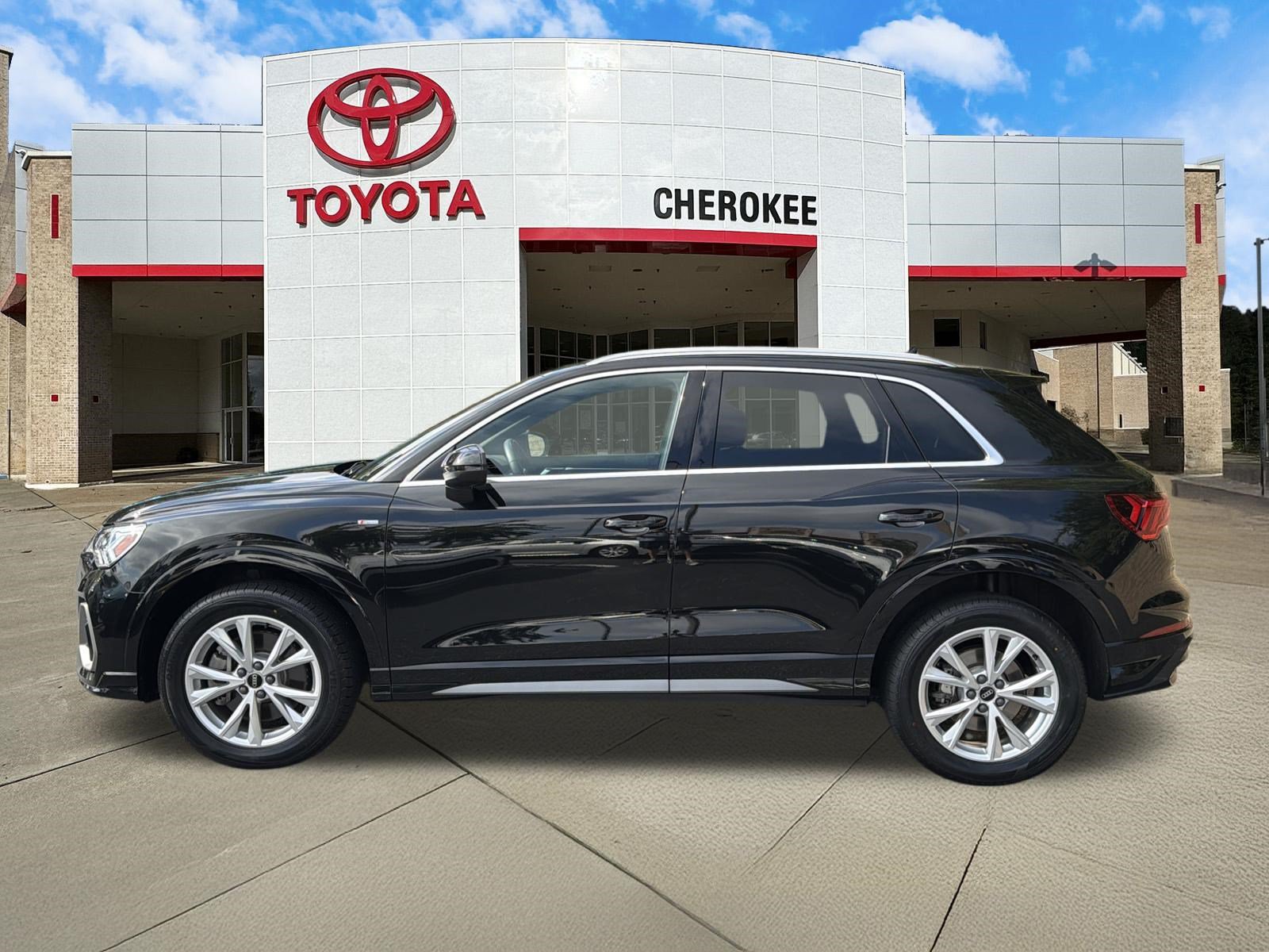 Used 2022 Audi Q3 2.0T Premium Plus w/ Premium Plus Package AWD/4WD image 8