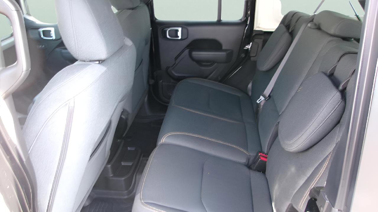 Used 2025 Jeep Wrangler Sport S AWD/4WD image 13