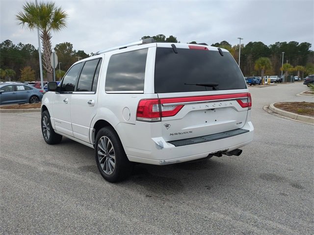 Used 2016 Lincoln Navigator Select image 6