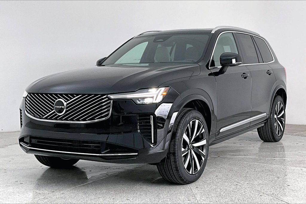 New 2026 Volvo XC90 B5 Core AWD/4WD image 2