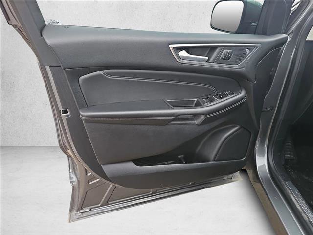 Used 2023 Ford Edge Titanium image 13