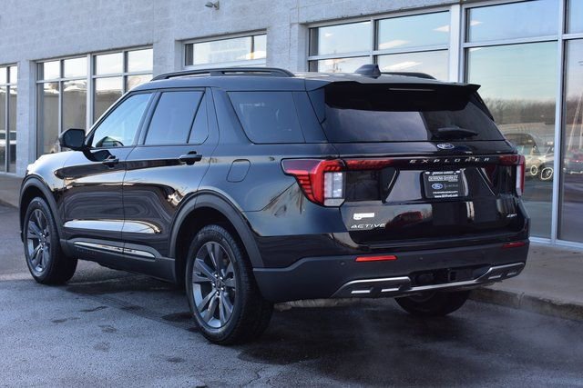 New 2026 Ford Explorer Active w/ Active Comfort Package image 4