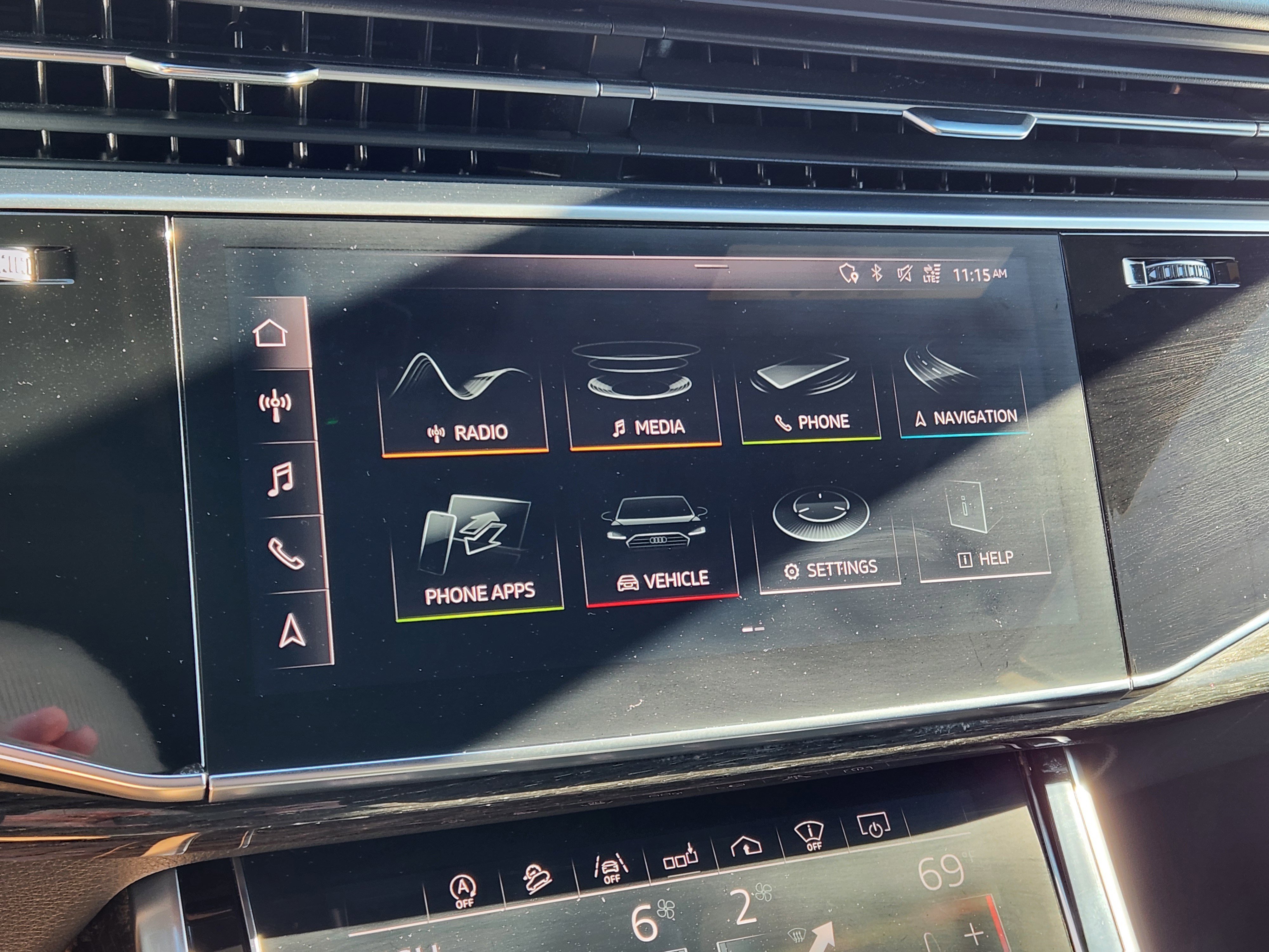 Used 2019 Audi Q8 Prestige w/ Luxury Package image 21