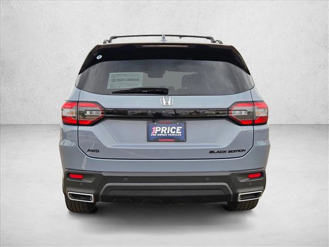 Used 2025 Honda Pilot Black Edition image 8