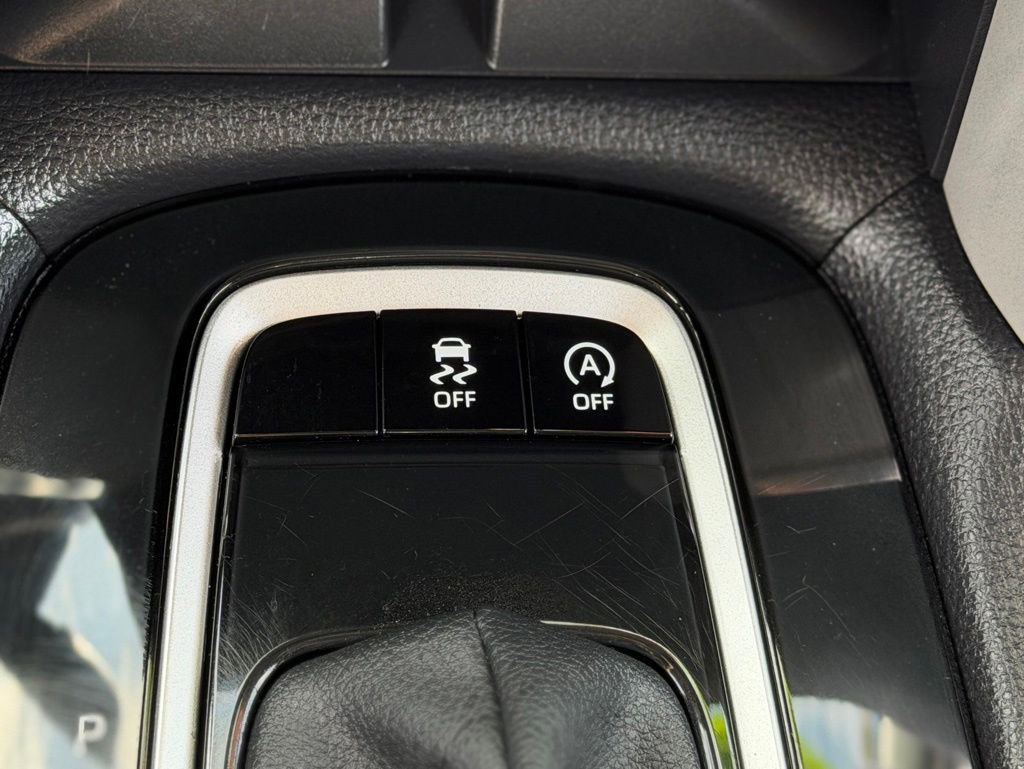 Used 2025 Toyota Corolla Cross XLE AWD/4WD image 20